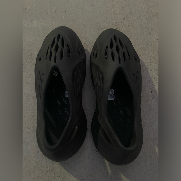 Yeezy Foam Runner - Picture 1 of 5